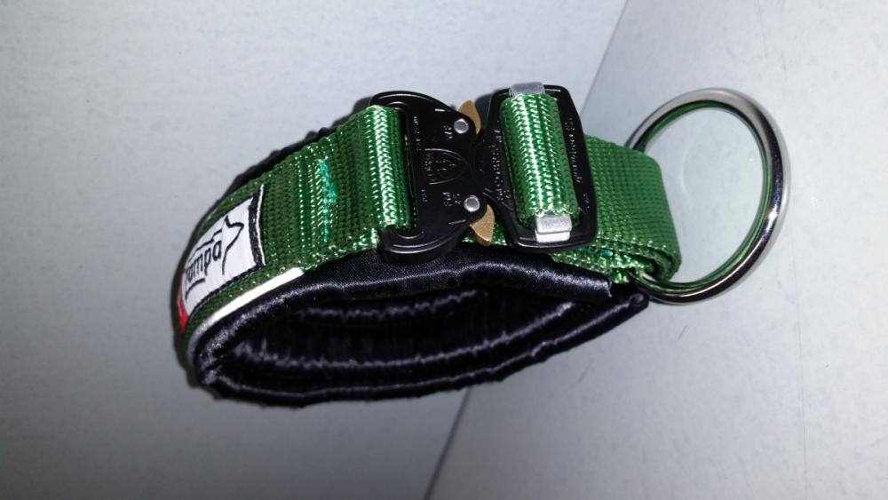 ZAMPA Halsband SAFE mit Cobra Schnalle 50cm. Mit Klett 3-4cm verstellbar